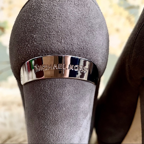 MICHAEL KORS, Suede Round Toe Block Heels - Picture 5 of 7